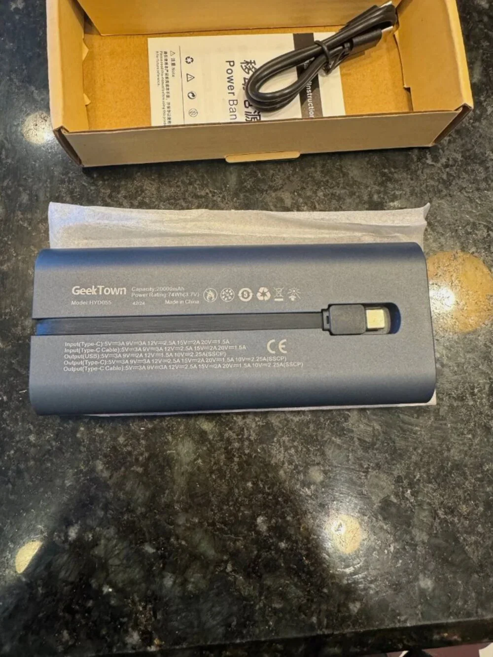 GeekTown 20000mah power bank Model #HYD055 3.7 V - Brand New in Box